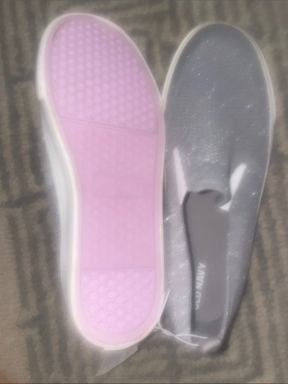BNWT Old Navy Women's Slip-On Sneakers in Light Gray with White Sole, size 5